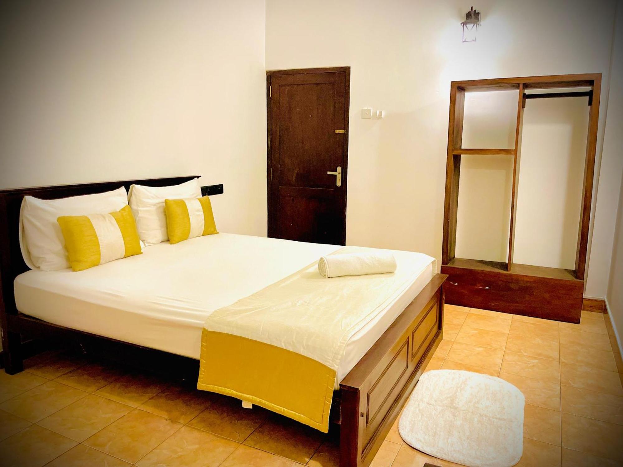 Hotel Grand Casa Канди Екстериор снимка