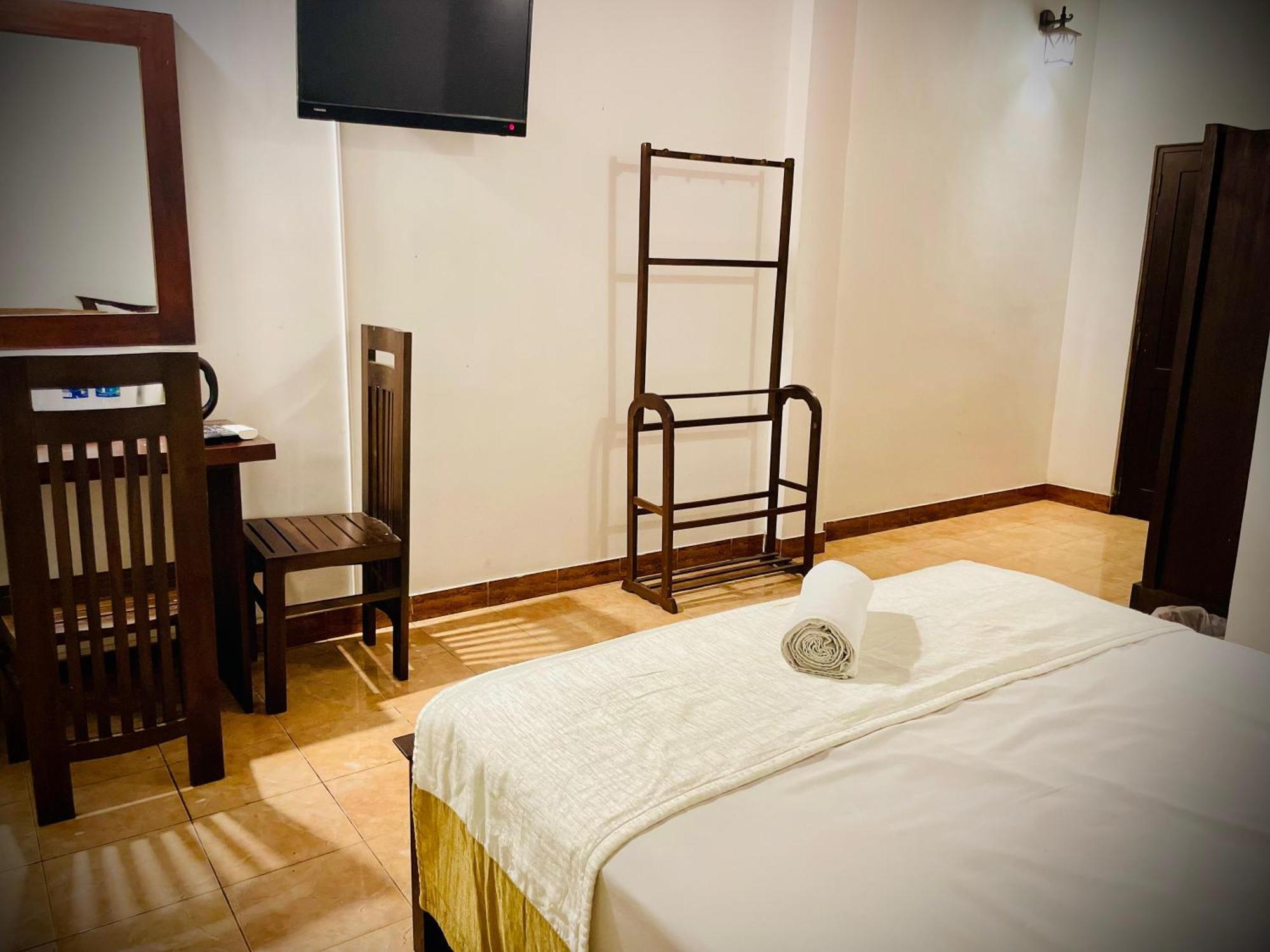 Hotel Grand Casa Канди Екстериор снимка