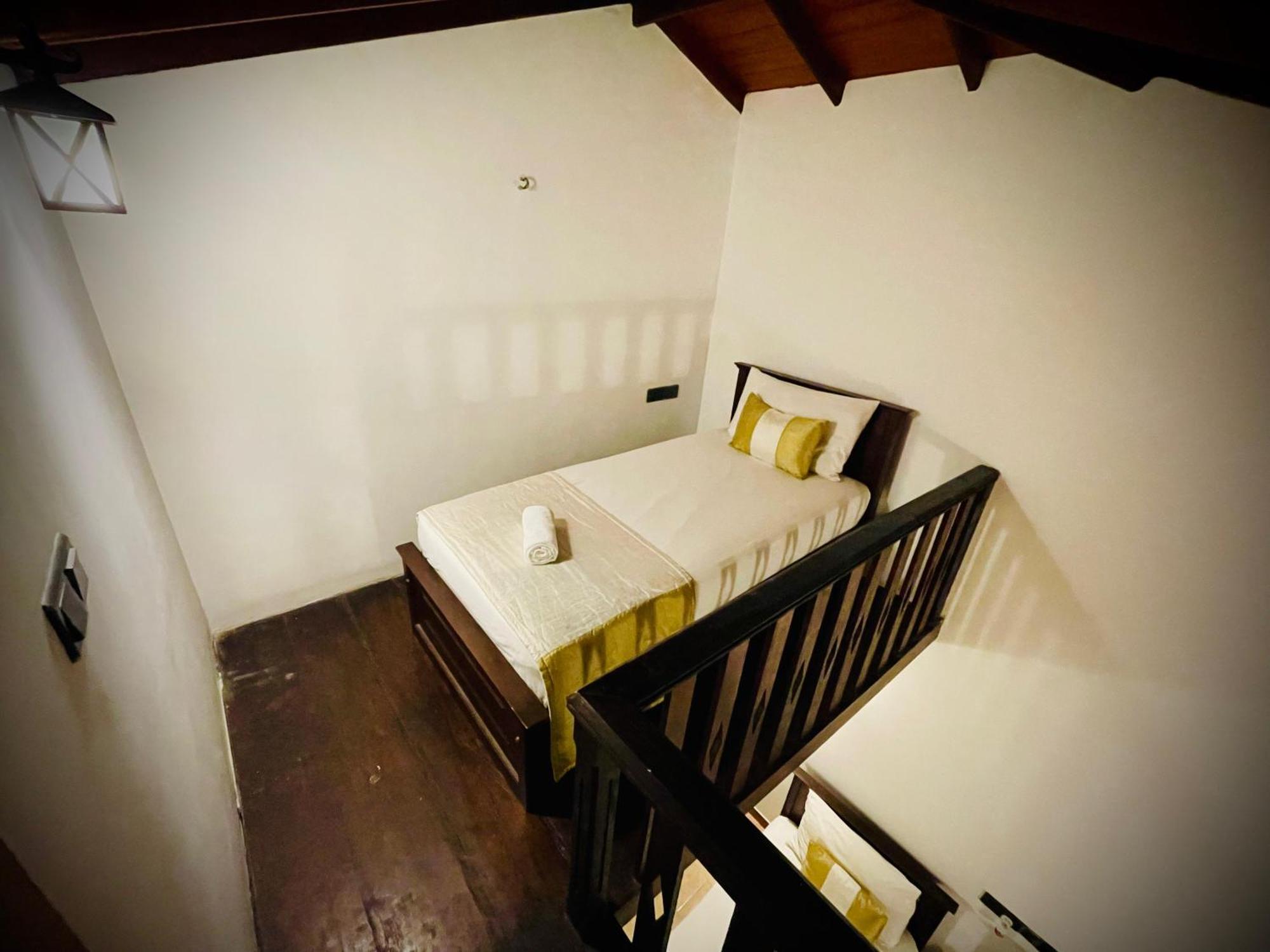 Hotel Grand Casa Канди Екстериор снимка