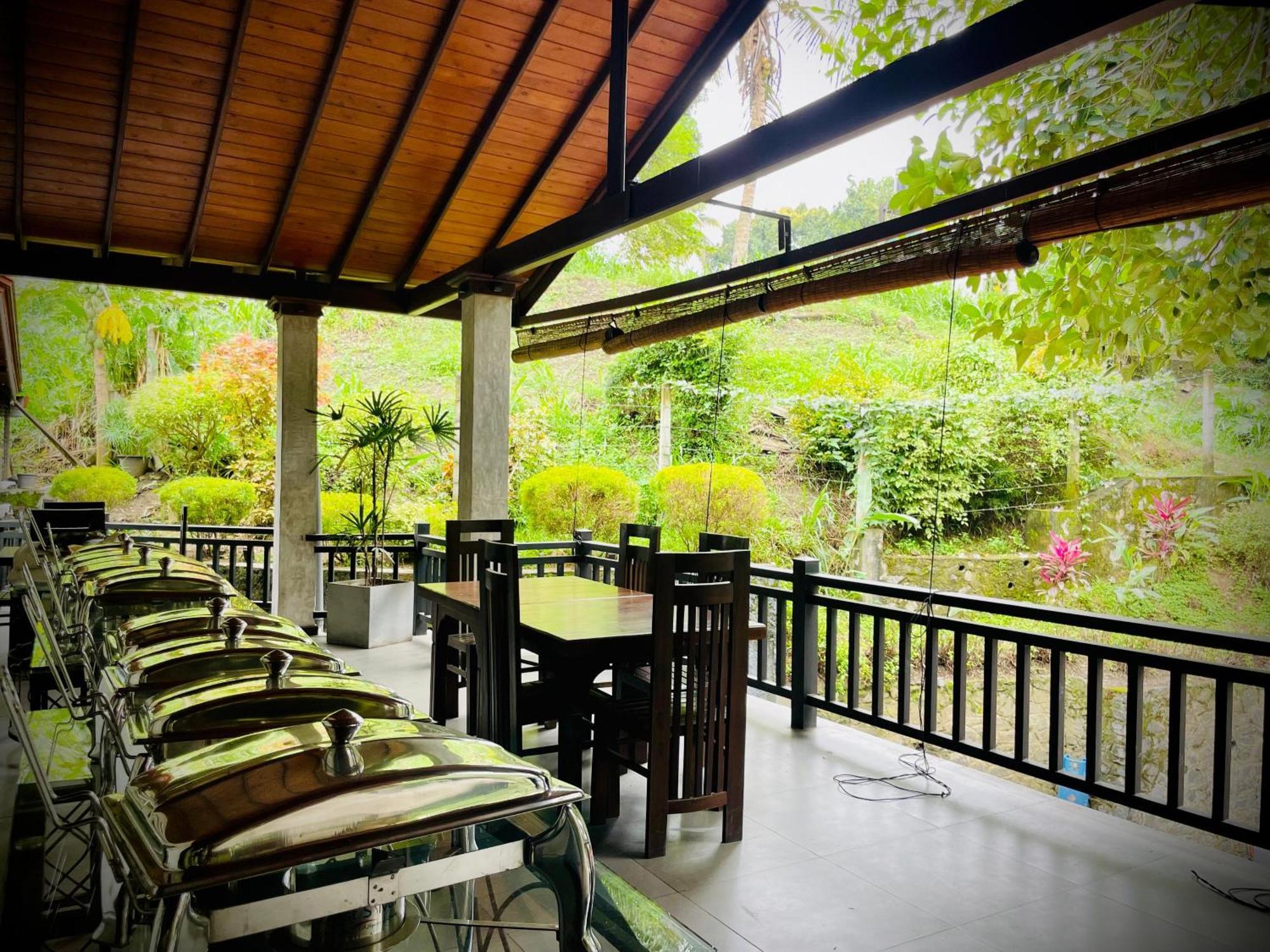 Hotel Grand Casa Канди Екстериор снимка